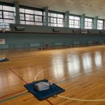 体育館に20体のトレーニングマネキンを配置し1グループ7名で心肺蘇生法トレーニングを行いました!